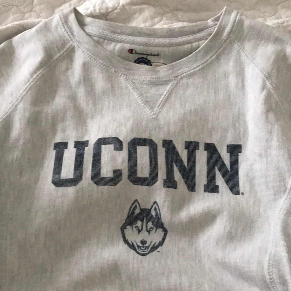 UCONN sweatshirt